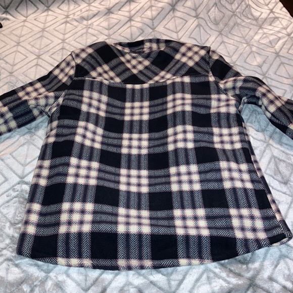 New with tags Leehanton woman’s plaid flannel jacket. Size M - Picture 5 of 7